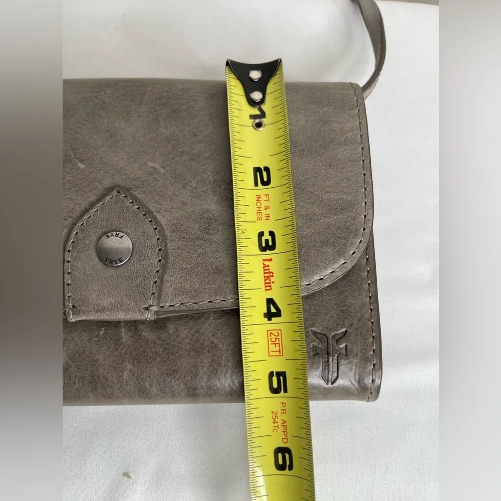 NWOT Frye Melissa gray Distressed Leather Flap Crossbody Wallet - Picture 9 of 11